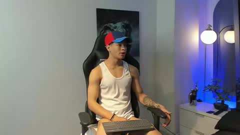 Snapshot of tony_petrov chatting on November 24, 2025, 11:43 am tony_petrov online show from November 24, 2025, 11:43 am