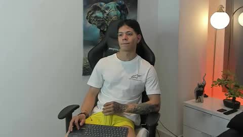 Snapshot of tony_petrov chatting on November 26, 2025, 1:34 pm tony_petrov online show from November 26, 2025, 1:34 pm