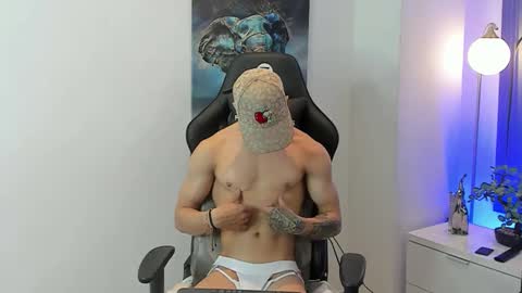 Snapshot of tony_petrov chatting on November 28, 2025, 1:47 pm tony_petrov online show from November 28, 2025, 1:47 pm