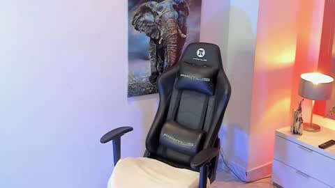 Snapshot of tony_petrov chatting on February 6, 2026, 5:01 am tony_petrov online show from February 6, 2026, 5:01 am