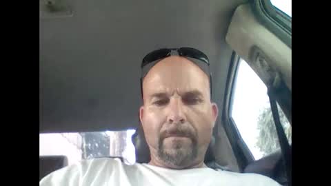 tonyizhere0211 online show from April 3, 2026, 11:14 pm