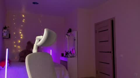 toohornyserj online show from December 16, 2024, 9:20 pm