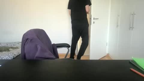 Snapshot of toohottobetrue21 chatting on January 14, 2026, 9:15 am Max online show from January 14, 2026, 9:15 am