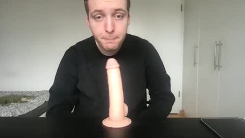 Snapshot of toohottobetrue21 chatting on February 28, 2026, 12:28 pm Max online show from February 28, 2026, 12:28 pm