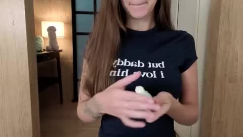 Kira online show from March 23, 2026, 4:16 am