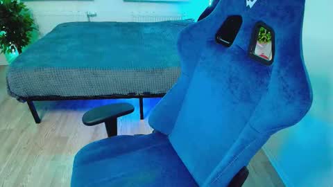 topcranberry online show from October 26, 2025, 2:01 pm