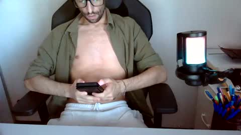 Snapshot of topg84 chatting on July 6, 2026, 5:15 pm Topg84 online show from July 6, 2026, 5:15 pm