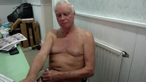 topsurgeon2025 online show from April 22, 2026, 11:50 pm