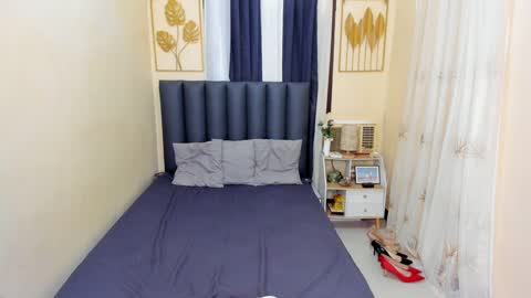 toptranshannah online show from March 7, 2025, 1:09 am