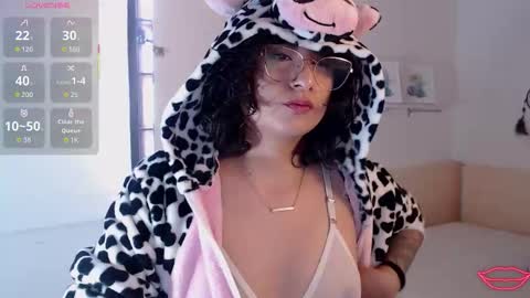 tori_just online show from October 31, 2025, 2:40 pm
