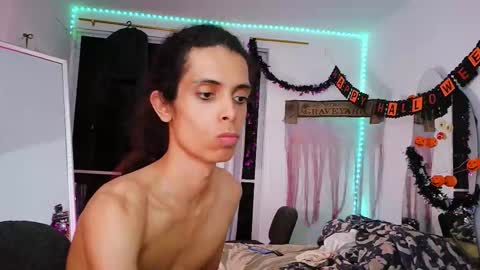 Snapshot of torino_19 chatting on October 17, 2025, 11:29 pm Enzo Moretti online show from October 17, 2025, 11:29 pm