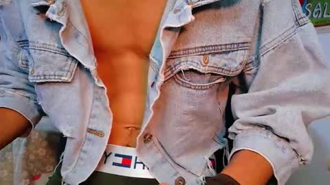 Snapshot of torino_19 chatting on October 21, 2025, 12:55 am Enzo Moretti online show from October 21, 2025, 12:55 am