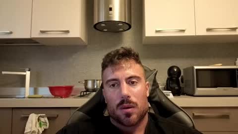 toro_arrapato online show from November 7, 2025, 3:01 pm