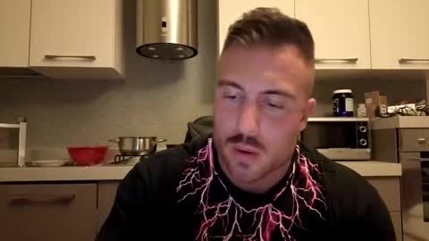 toro_arrapato online show from December 1, 2025, 4:12 pm