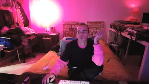 Snapshot of torosko chatting on February 22, 2026, 10:19 pm Torosko online show from February 22, 2026, 10:19 pm