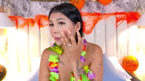 Ana Maria  online show from October 31, 2025, 11:22 am