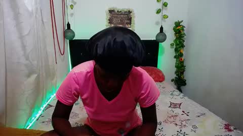 Snapshot of tory_montannaxx chatting on January 22, 2025, 9:35 am tory_montannaxx online show from January 22, 2025, 9:35 am