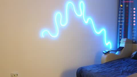 Toshi online show from December 7, 2024, 1:07 pm