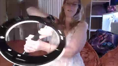 Snapshot of total_aussie_milfs chatting on September 15, 2025, 11:27 pm Milly online show from September 15, 2025, 11:27 pm