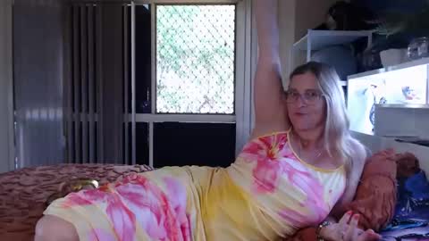 Snapshot of total_aussie_milfs chatting on October 8, 2025, 11:35 pm Milly online show from October 8, 2025, 11:35 pm