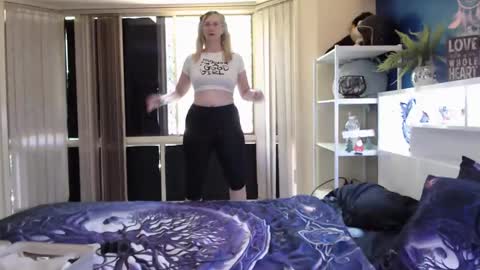 Snapshot of total_aussie_milfs chatting on November 16, 2025, 11:21 pm Milly online show from November 16, 2025, 11:21 pm