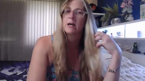Snapshot of total_aussie_milfs chatting on March 5, 2026, 12:39 am Milly online show from March 5, 2026, 12:39 am