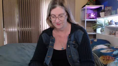 Snapshot of total_aussie_milfs chatting on July 22, 2026, 11:40 pm Milly online show from July 22, 2026, 11:40 pm