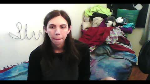 Luna online show from April 21, 2026, 2:51 am