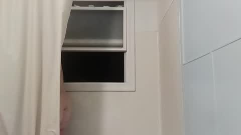 totallyawesome_65 online show from September 19, 2025, 9:32 am