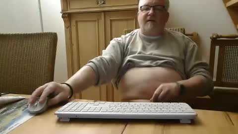 Snapshot of toto758 chatting on April 23, 2026, 8:44 pm toto758 online show from April 23, 2026, 8:44 pm