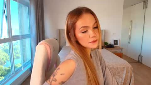 Snapshot of tracy_tay1or chatting on July 2, 2026, 11:05 am Tracy GMT2 Mon 3 AM - 4 PM Tue 3 AM - 4 PM Wed 3 AM - 4 PM Thur 3 AM - 4 PM Fri 3 AM - 4 PM online show from July 2, 2026, 11:05 am