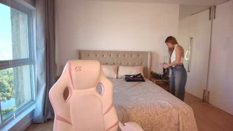 Snapshot of tracy_tay1or chatting on July 9, 2026, 11:03 am Tracy GMT2 Mon 3 AM - 4 PM Tue 3 AM - 4 PM Wed 3 AM - 4 PM Thur 3 AM - 4 PM Fri 3 AM - 4 PM online show from July 9, 2026, 11:03 am
