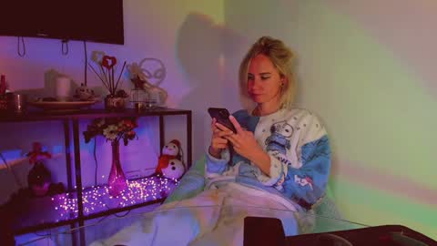 Hey my name is Kiri Kiri online show from February 9, 2025, 12:28 am