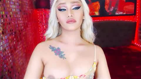 KYLIE BELLA  TS online show from March 9, 2025, 6:11 pm