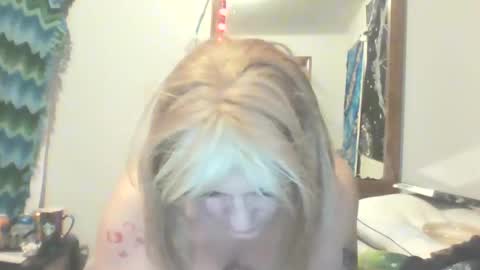 traphouseslutbunny4fun online show from January 10, 2025, 9:44 am