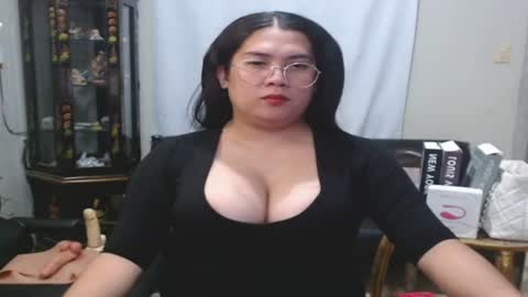Snapshot of travelergirl chatting on July 4, 2026, 9:10 pm travelergirl online show from July 4, 2026, 9:10 pm