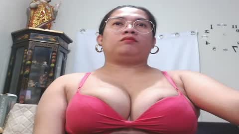 Snapshot of travelergirl chatting on July 12, 2026, 10:45 pm travelergirl online show from July 12, 2026, 10:45 pm