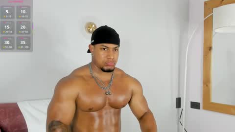 Snapshot of travis_lenox_ chatting on May 23, 2026, 1:33 am Travis online show from May 23, 2026, 1:33 am