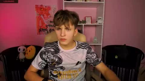 Travis online show from September 8, 2025, 7:13 pm