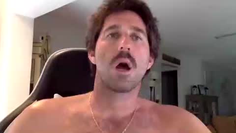 Snapshot of traviskenn chatting on September 22, 2025, 6:43 pm TravisKenn online show from September 22, 2025, 6:43 pm