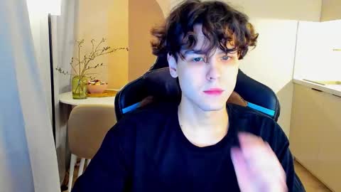 travisrivas online show from March 16, 2026, 1:33 am