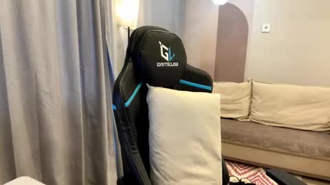 travisrivas online show from April 27, 2026, 2:04 pm