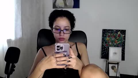 Emily online show from January 5, 2026, 7:39 pm