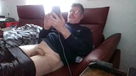 trebgeis1 online show from March 24, 2026, 4:23 pm