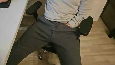 tree1989 online show from December 31, 2024, 11:28 pm