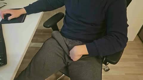 tree1989 online show from January 3, 2025, 11:12 pm