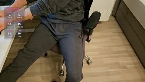 tree1989 online show from January 8, 2026, 5:37 pm