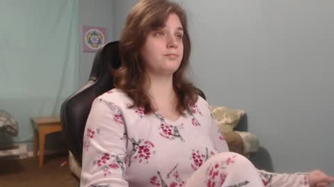 Snapshot of treejeanne chatting on February 5, 2025, 11:06 pm TreeJeanne online show from February 5, 2025, 11:06 pm