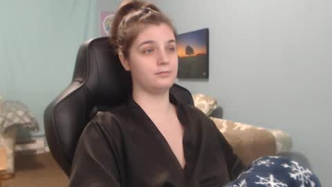 Snapshot of treejeanne chatting on February 15, 2025, 3:52 am TreeJeanne online show from February 15, 2025, 3:52 am