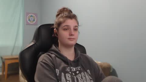 Snapshot of treejeanne chatting on March 11, 2025, 10:42 pm TreeJeanne online show from March 11, 2025, 10:42 pm